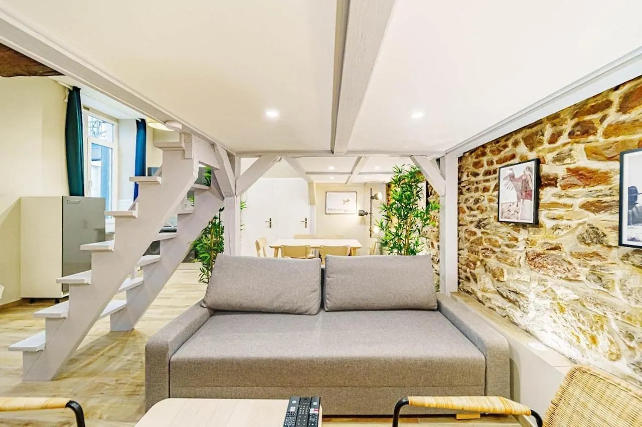 The Montesquieu Loft - Spacious 6 People - Saxe Gambetta Lyon 0*,  Frankreich